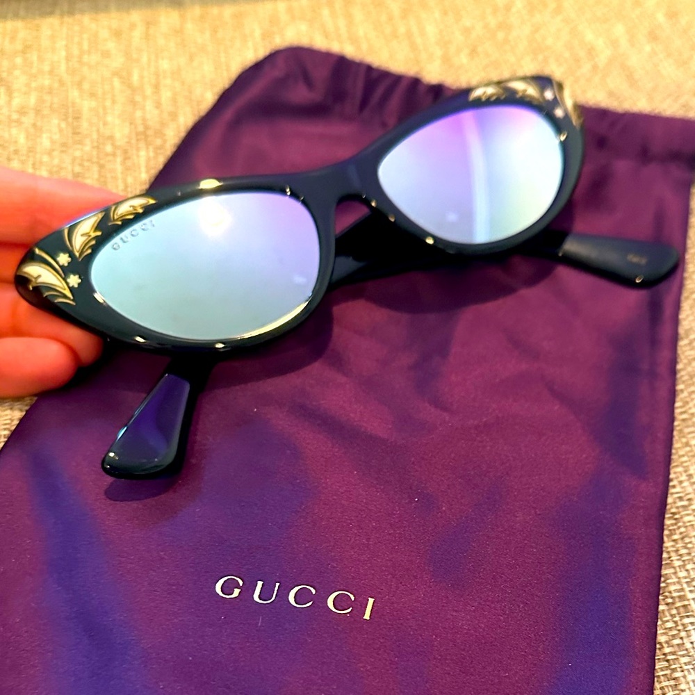 REPOSH Black Gucci Polarized Cat Eye Sunglasses With Pretty Design & Gucci Bag!